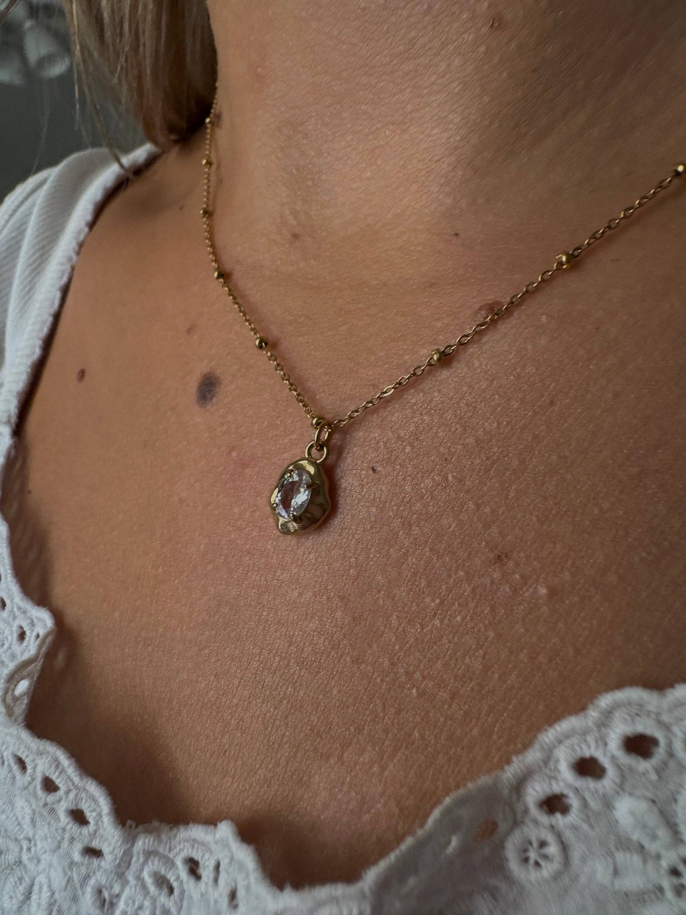 Janie Pendant Necklace