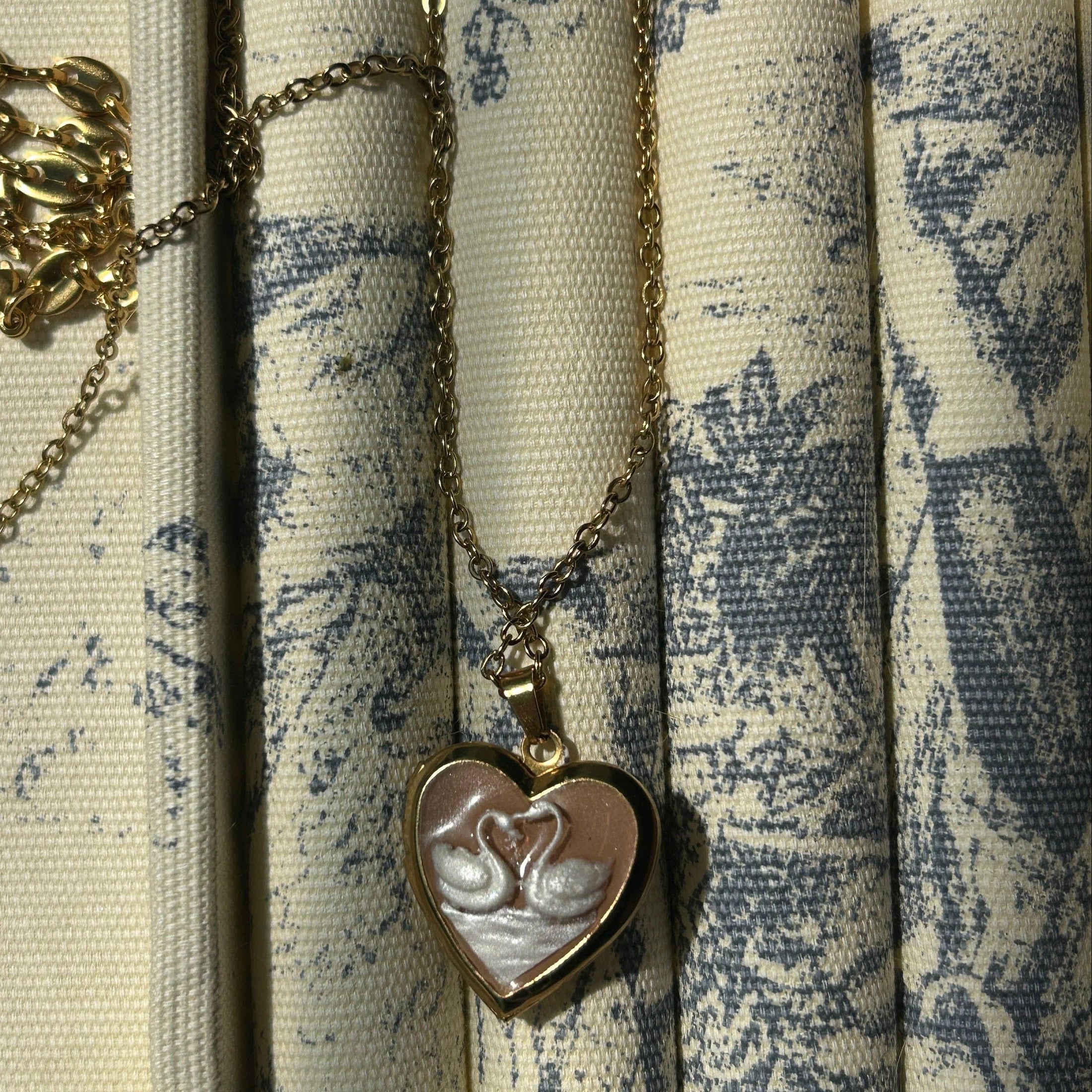 Dreamy Swan Locket