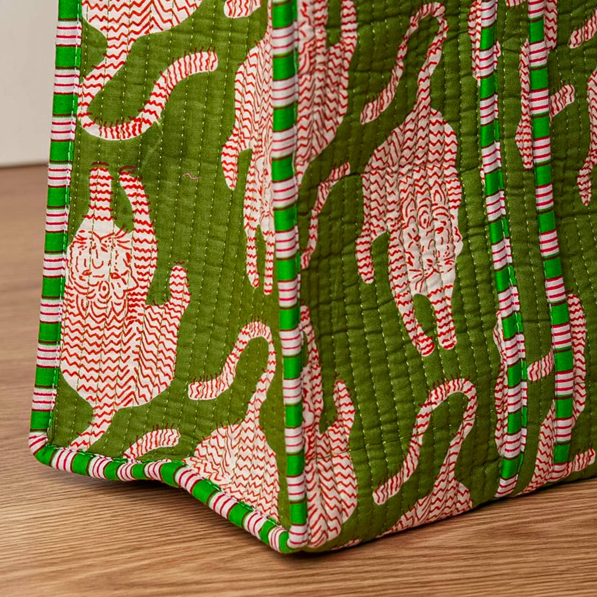 Quilted Feline Tote in Green