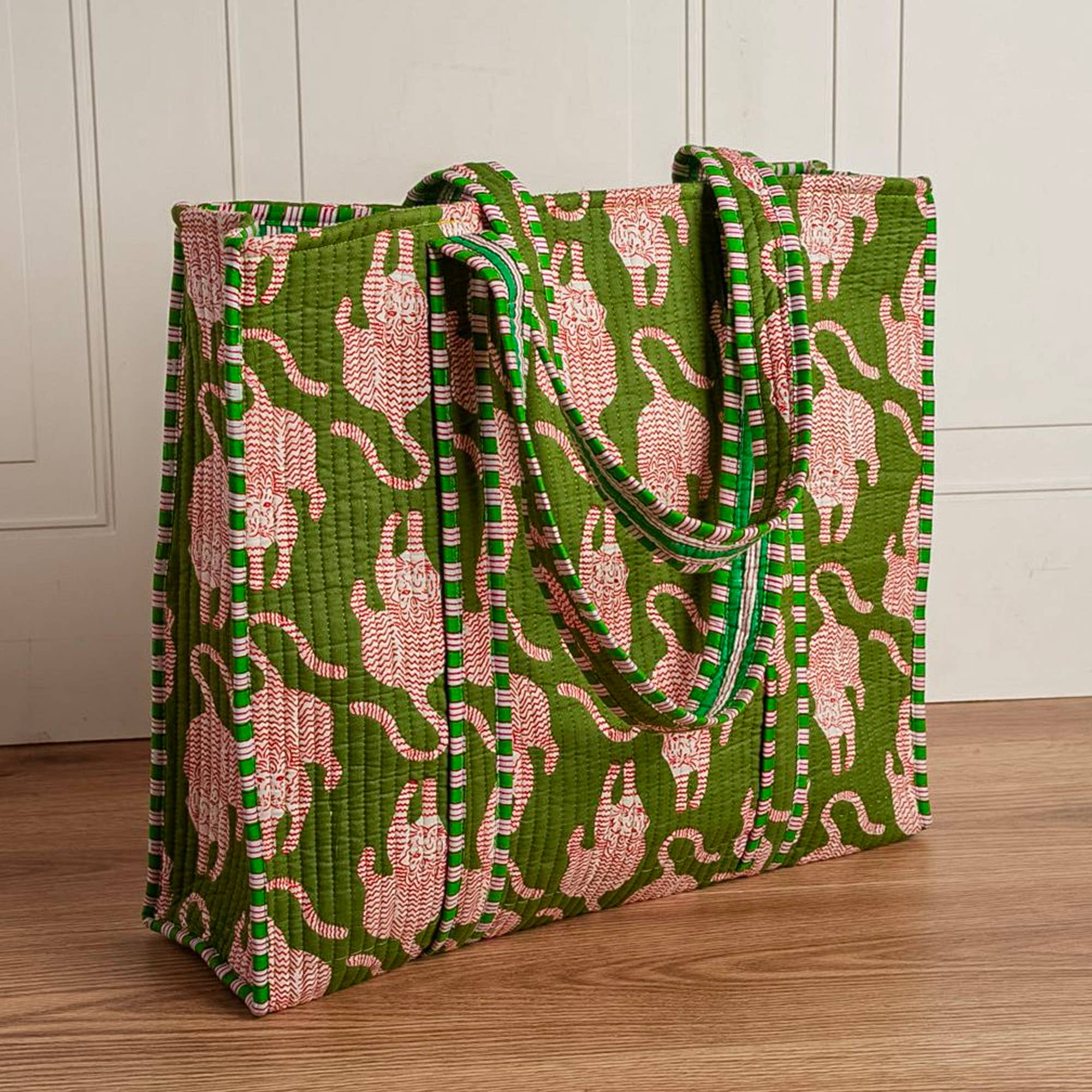 Quilted Feline Tote in Green