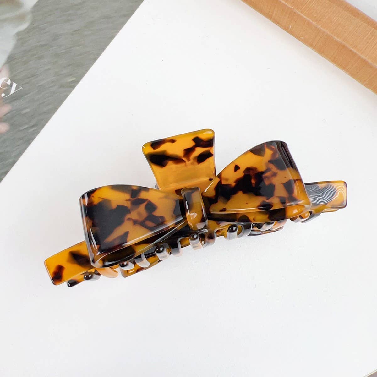 Tortoise Bow Claw Clip
