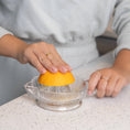 Load image into Gallery viewer, Manual Heavyweight Glass Juicer
