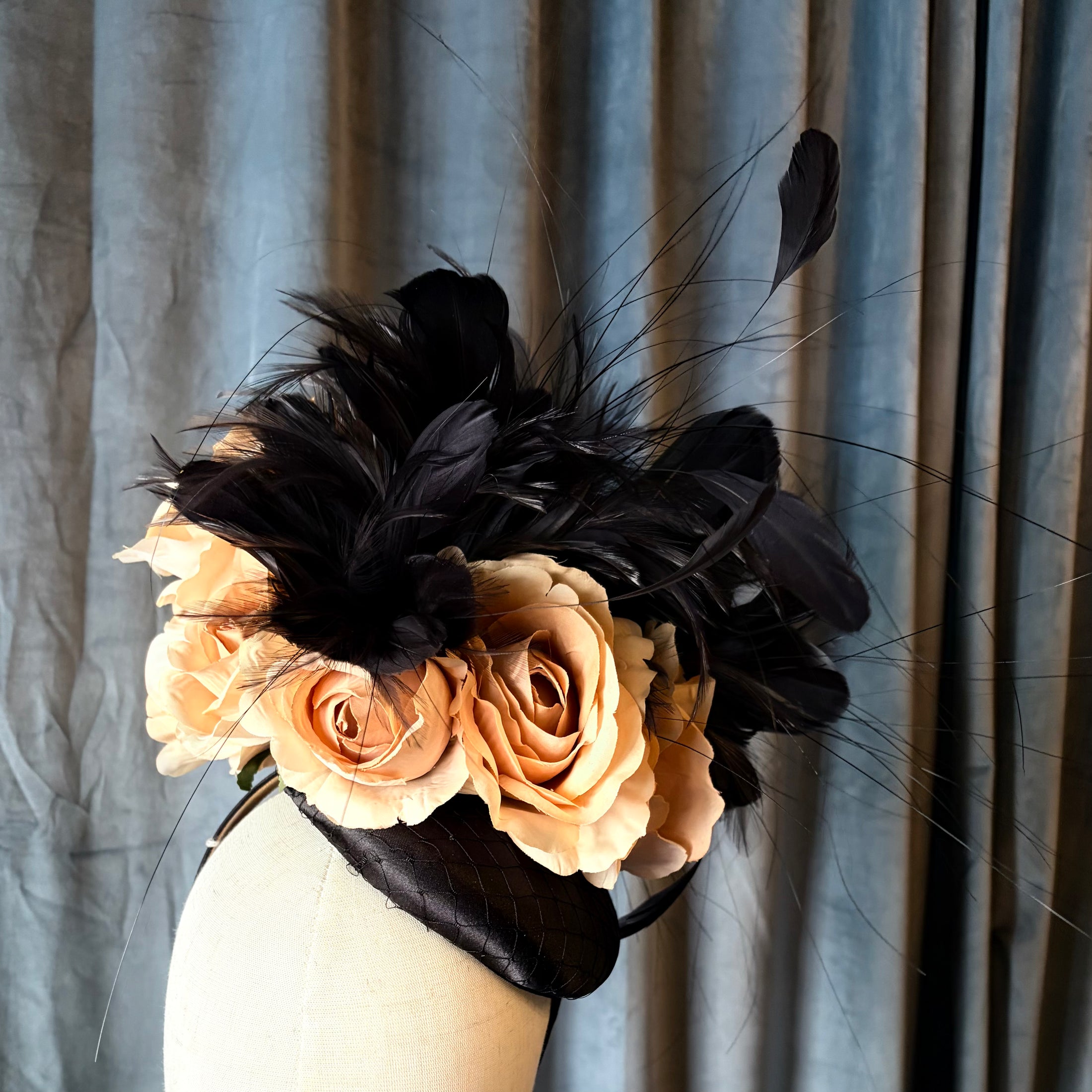Marche Fascinator