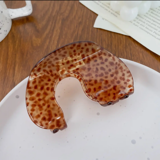 Claw Clip Minimalist Caramel