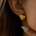 Load image into Gallery viewer, Kylo  Heart Earring
