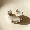 Load image into Gallery viewer, Zuri Ring
