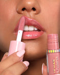 Load image into Gallery viewer, Lip Glaze Oil Plumper
