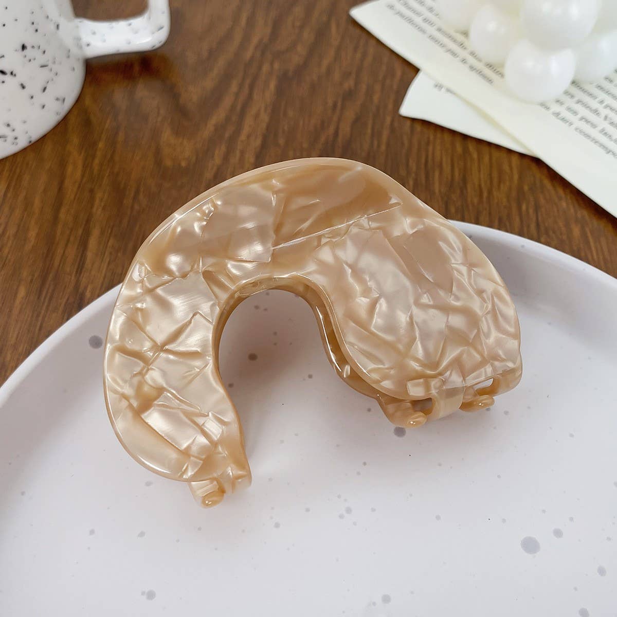 Pearly Modern Claw Clip