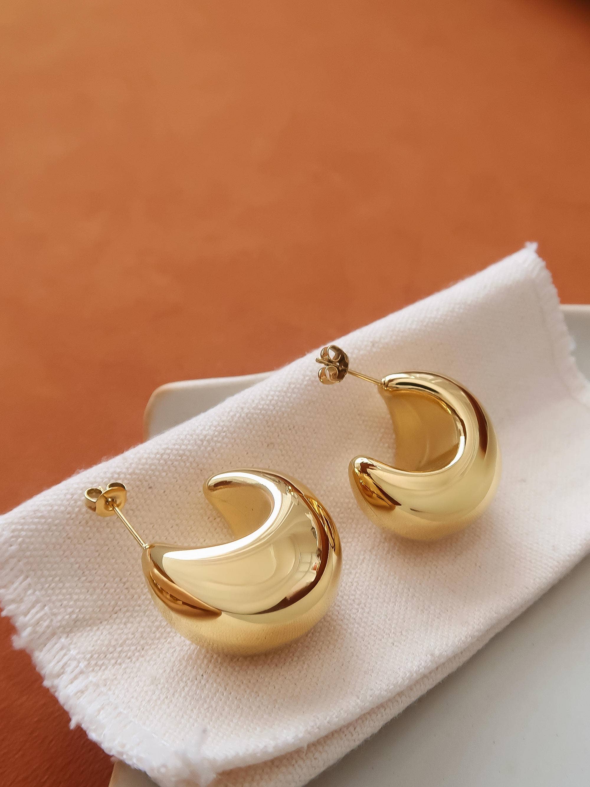 Camilley Puffy Dome Earrings